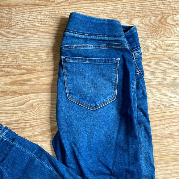 Old Navy Rockstar Super Skinny Jeggings Mid Rise size 6 Short - Picture 1 of 3